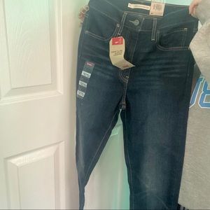 BRAND NEW Levi’s mile high super skinny jeans